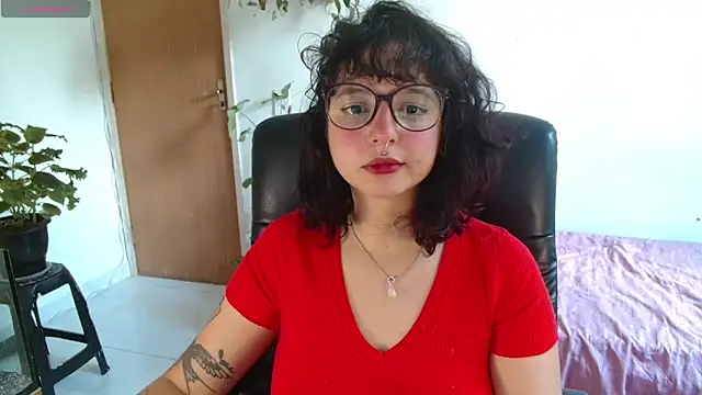 Snapshot of myamillor chatting on 28, 10, 2025 myamillor online show from 28, 10, 2025