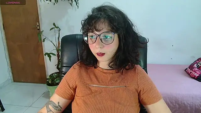 Snapshot of myamillor chatting on 30, 10, 2025 myamillor online show from 30, 10, 2025