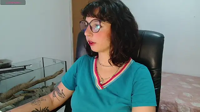 Snapshot of myamillor chatting on 11, 9, 2025 myamillor online show from 11, 9, 2025