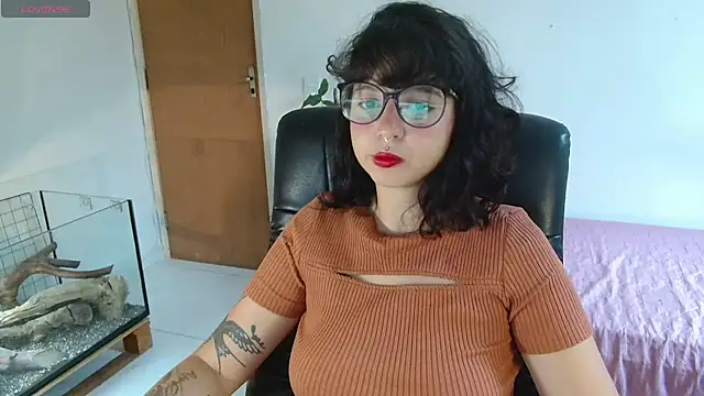 Snapshot of myamillor chatting on 15, 10, 2025 myamillor online show from 15, 10, 2025