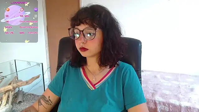 Snapshot of myamillor chatting on 4, 10, 2025 myamillor online show from 4, 10, 2025