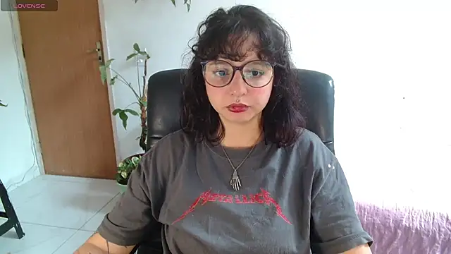 Snapshot of myamillor chatting on 31, 10, 2025 myamillor online show from 31, 10, 2025