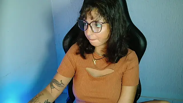 Snapshot of myamillor chatting on 22, 5, 2026 myamillor online show from 22, 5, 2026