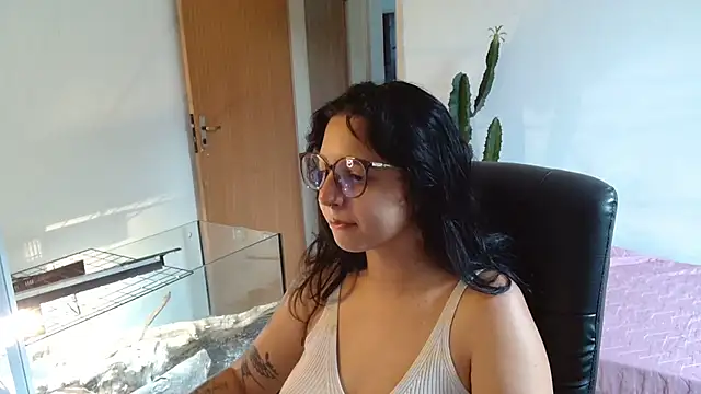 Snapshot of myamillor chatting on 7, 2, 2025 myamillor online show from 7, 2, 2025