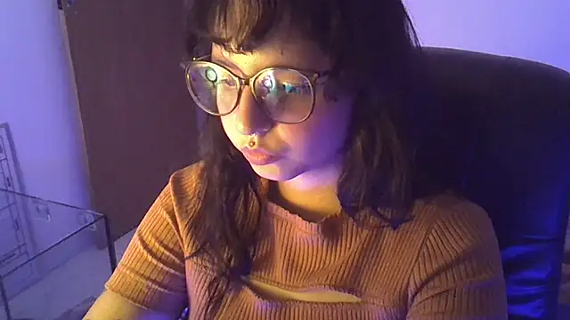 Snapshot of myamillor chatting on 7, 12, 2024 myamillor online show from 7, 12, 2024