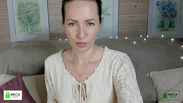 Queenymel online show from 26, 10, 2025