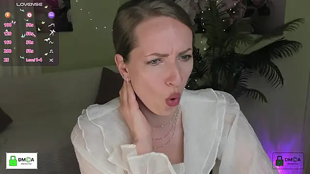 Snapshot of Queenymel chatting on 14, 6, 2026 Queenymel online show from 14, 6, 2026