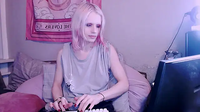 Alien Bella online show from 18, 12, 2025