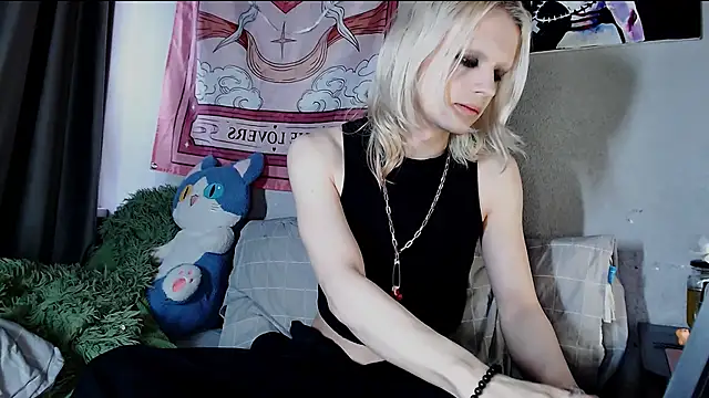 Snapshot of Alien_Bella chatting on 22, 5, 2026 Alien Bella online show from 22, 5, 2026