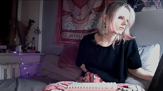 Alien Bella online show from 14, 3, 2026