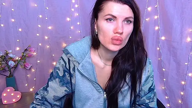 MilaLoona online show from 22, 2, 2026