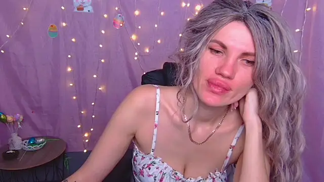 MilaLoona online show from 12, 4, 2026