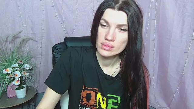 MilaLoona online show from 23, 4, 2026