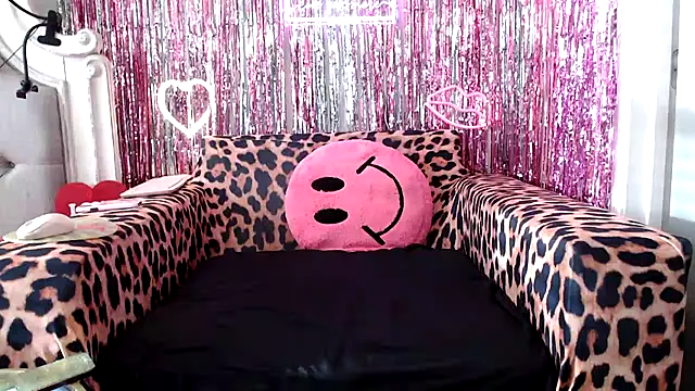 BigFineSelena online show from 10, 3, 2025