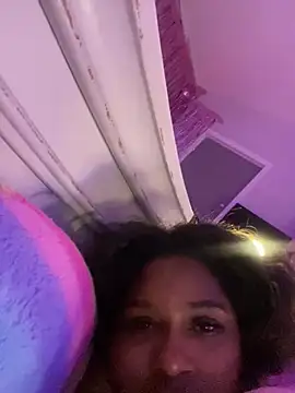 BigFineSelena online show from 26, 4, 2026