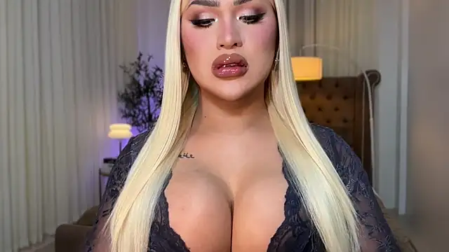 Your Majesty Tyra online show from 12, 10, 2025