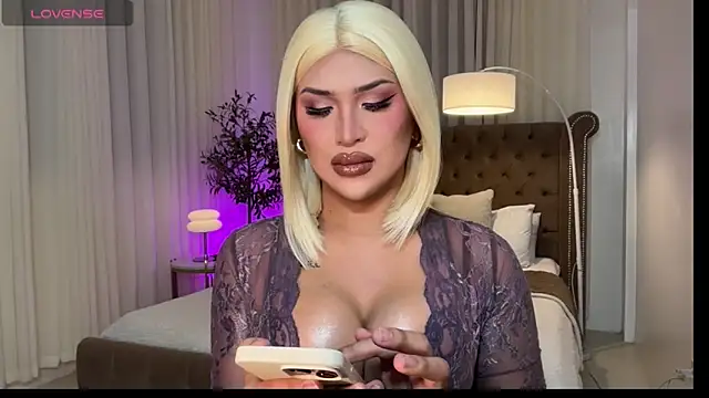 Snapshot of Your_Majesty_Tyra chatting on 4, 5, 2026 Your Majesty Tyra online show from 4, 5, 2026