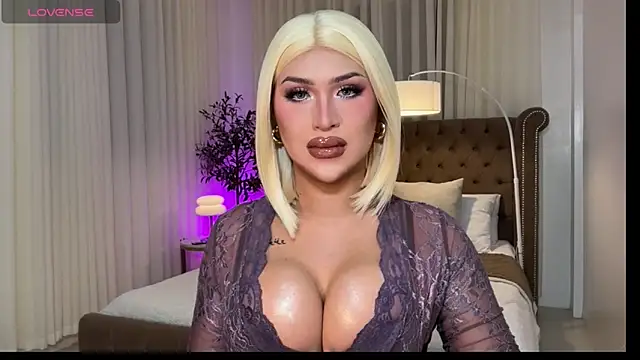 Snapshot of Your_Majesty_Tyra chatting on 6, 5, 2026 Your Majesty Tyra online show from 6, 5, 2026