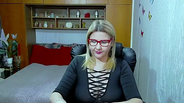 LucilleFenlys online show from 15, 3, 2026