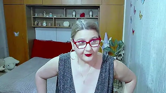 LucilleFenlys online show from 26, 5, 2026