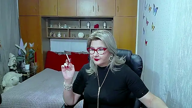 LucilleFenlys online show from 24, 3, 2026