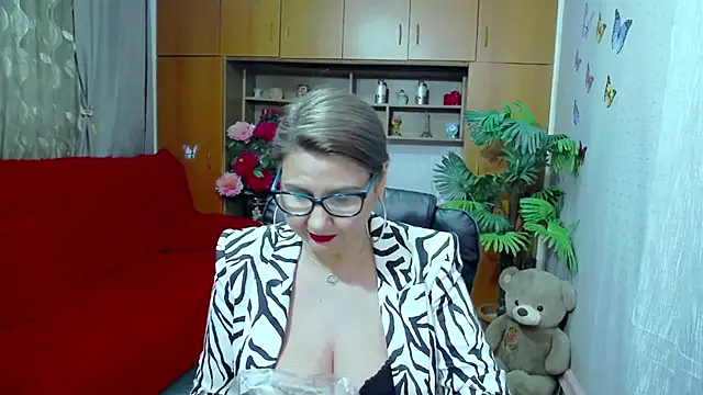 Snapshot of LucilleFenlys chatting on 13, 12, 2024 LucilleFenlys online show from 13, 12, 2024