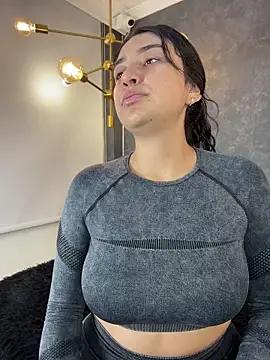 dayra angels online show from 14, 4, 2026