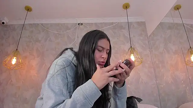 dayra angels online show from 24, 6, 2026