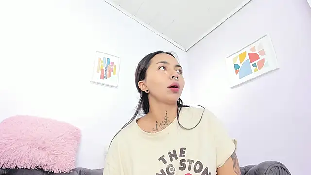 miss soffi  online show from 6, 11, 2025