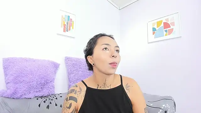 miss soffi  online show from 14, 10, 2025