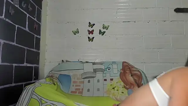 Snapshot of sarasandle chatting on 3, 12, 2025 sarasandle online show from 3, 12, 2025