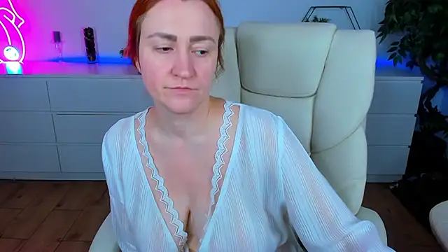 Kamilla Hot online show from 10, 10, 2025