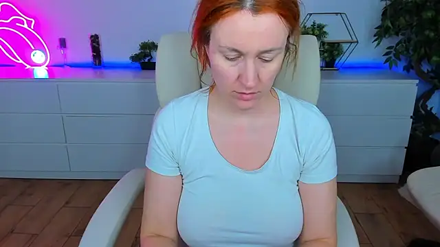 Kamilla Hot online show from 11, 11, 2025