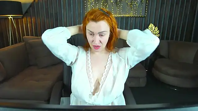 Kamilla Hot online show from 4, 4, 2026