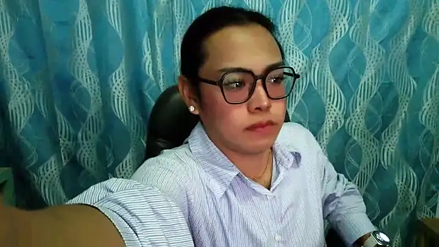 Snapshot of Your_PrettyGirlxxx chatting on 9, 9, 2025 Your PrettyGirlxxx online show from 9, 9, 2025
