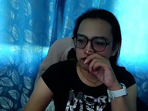 Snapshot of Your_PrettyGirlxxx chatting on 19, 10, 2025 Your PrettyGirlxxx online show from 19, 10, 2025