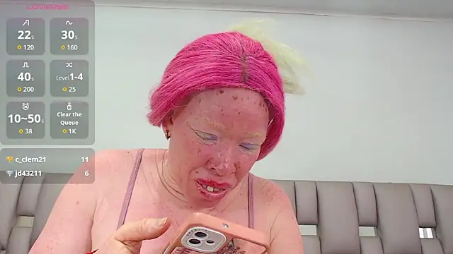 Kittywhiteass online show from 15, 11, 2025