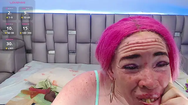 Kittywhiteass online show from 27, 11, 2025