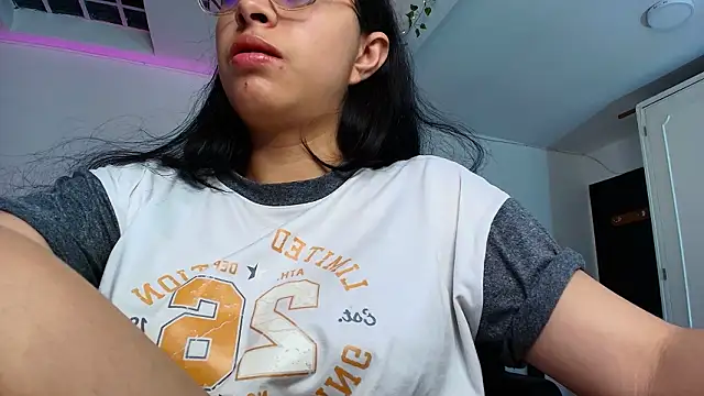 yesie hot online show from 14, 3, 2026