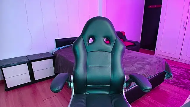 yesie hot online show from 24, 11, 2025