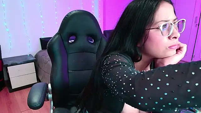 yesie hot online show from 27, 11, 2025