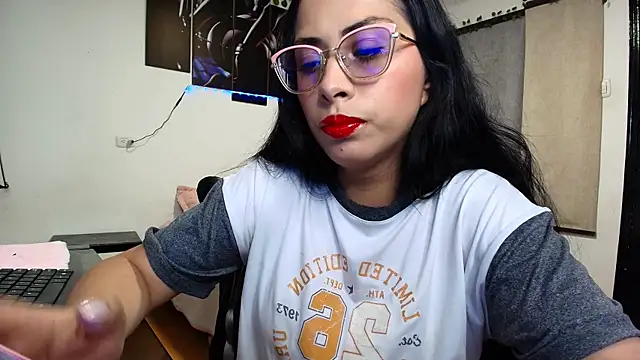 Snapshot of yesie_hot chatting on 12, 6, 2026 yesie hot online show from 12, 6, 2026