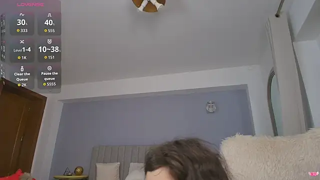 Anna Lewis online show from 17, 11, 2025