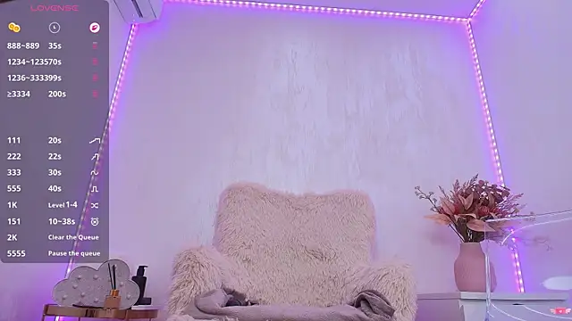 Snapshot of Anna_Lewis chatting on 24, 4, 2026 Anna Lewis online show from 24, 4, 2026