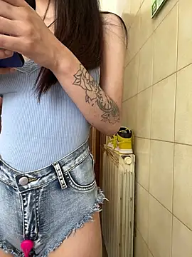 L000lita online show from 25, 6, 2026