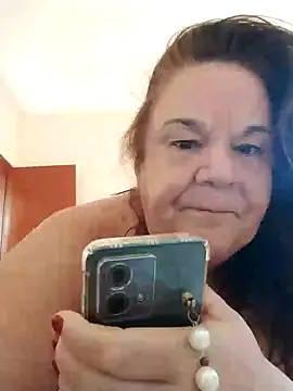 Yaya Mineira online show from 20, 1, 2025