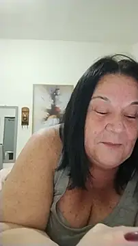 Snapshot of Yaya_Mineira chatting on 15, 7, 2026 Yaya Mineira online show from 15, 7, 2026