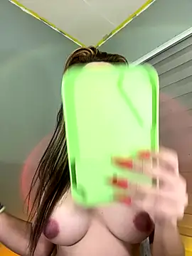 Snapshot of Katy__Perry chatting on 20, 10, 2025 Katy Perry online show from 20, 10, 2025