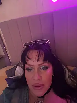 Lolaley2 online show from 2, 12, 2025