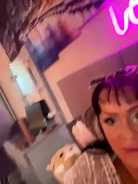 Lolaley2 online show from 13, 10, 2025